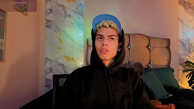 Room 69x online show from 03-25-26, 12:04