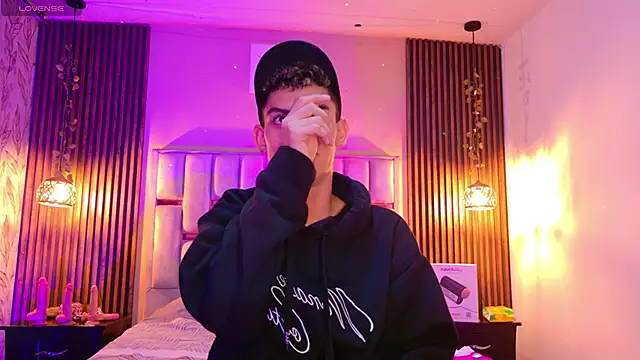 Room 69x online show from 05-02-26, 12:43