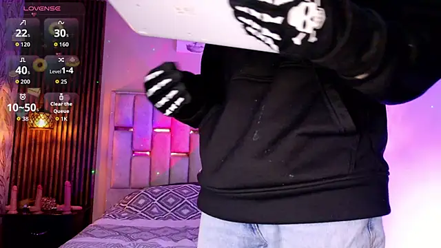Room 69x online show from 05-15-26, 12:25