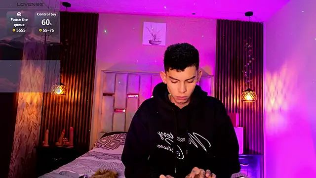 Room 69x online show from 05-19-26, 12:23