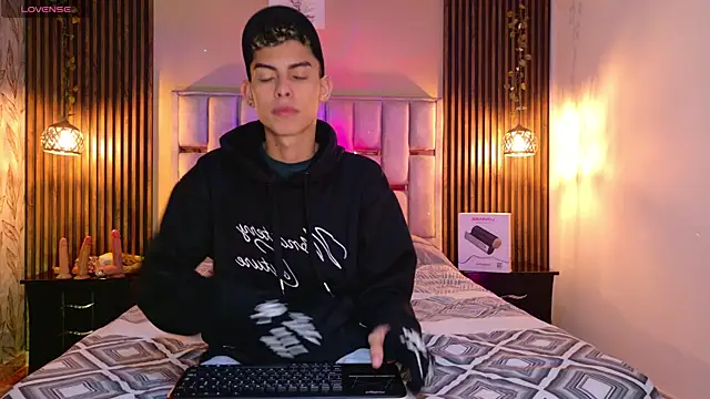 Room 69x online show from 04-30-26, 12:01