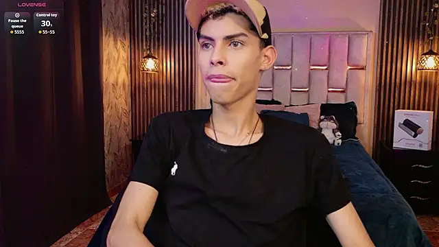 Room 69x online show from 04-11-26, 08:12