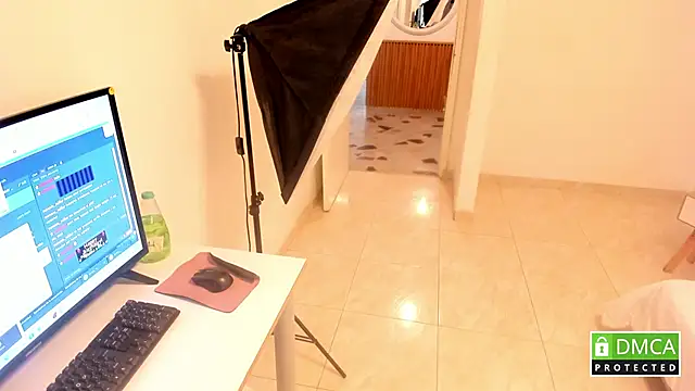 Snapshot of Manuela_miller_ chatting on 10-15-25, 08:17 Manuela miller  online show from 10-15-25, 08:17