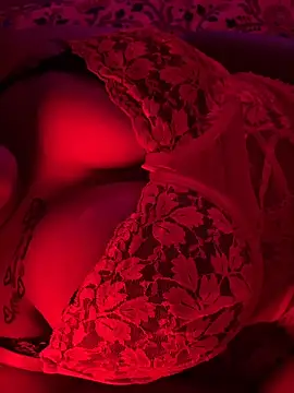 Snapshot of Bengalibeauty12 chatting on 10-29-25, 02:16 Bengalibeauty12 online show from 10-29-25, 02:16