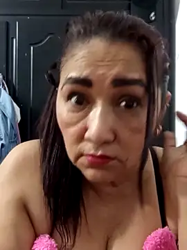 Snapshot of linda_luna29 chatting on 10-18-25, 02:57 linda luna29 online show from 10-18-25, 02:57