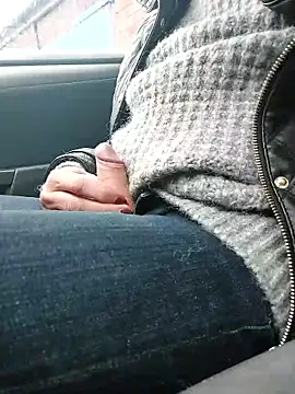 Snapshot of lynxman chatting on 01-15-26, 12:52 lynxman online show from 01-15-26, 12:52