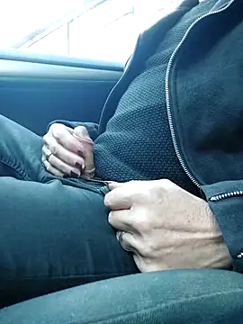 Snapshot of lynxman chatting on 10-24-25, 07:40 lynxman online show from 10-24-25, 07:40