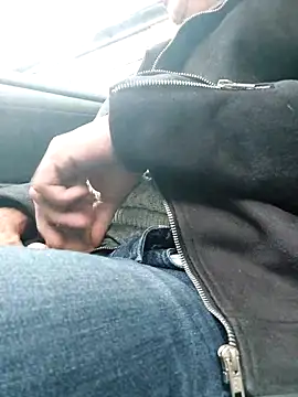 Snapshot of lynxman chatting on 11-27-25, 08:48 lynxman online show from 11-27-25, 08:48