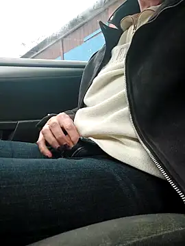 Snapshot of lynxman chatting on 11-05-25, 12:41 lynxman online show from 11-05-25, 12:41