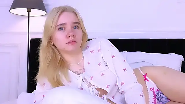 ANNABELLE LU online show from 10-22-25, 02:22