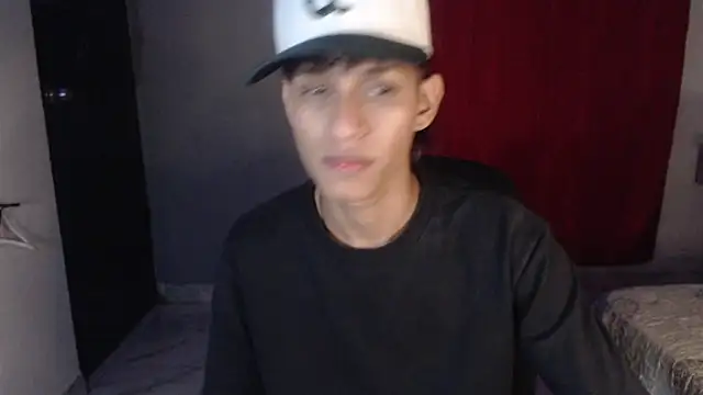 Snapshot of sung_yol chatting on 09-22-25, 05:02 sung yol online show from 09-22-25, 05:02