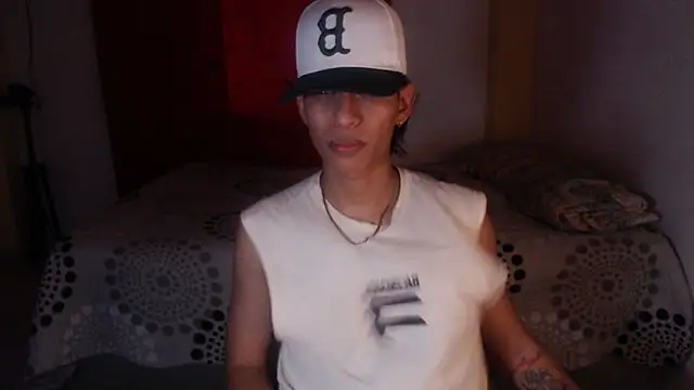 Snapshot of sung_yol chatting on 11-12-25, 08:01 sung yol online show from 11-12-25, 08:01