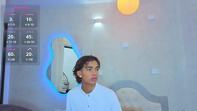 Snapshot of AlanCutee chatting on 05-19-26, 12:45 AlanCutee online show from 05-19-26, 12:45