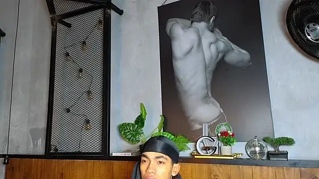 Snapshot of AlanCutee chatting on 05-06-26, 12:09 AlanCutee online show from 05-06-26, 12:09