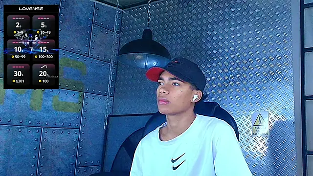 AlanCutee online show from 10-12-25, 11:44