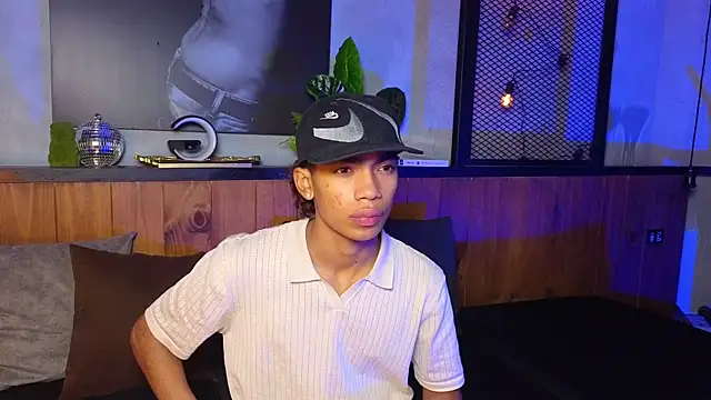 Snapshot of AlanCutee chatting on 04-17-26, 11:46 AlanCutee online show from 04-17-26, 11:46
