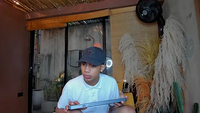 AlanCutee online show from 12-14-25, 12:22