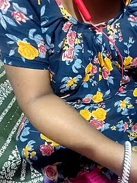 Cute-Swewty online show from 11-13-25, 03:49