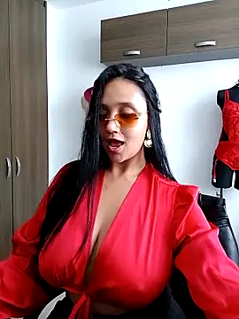 Esmeralda333 online show from 10-19-25, 01:47