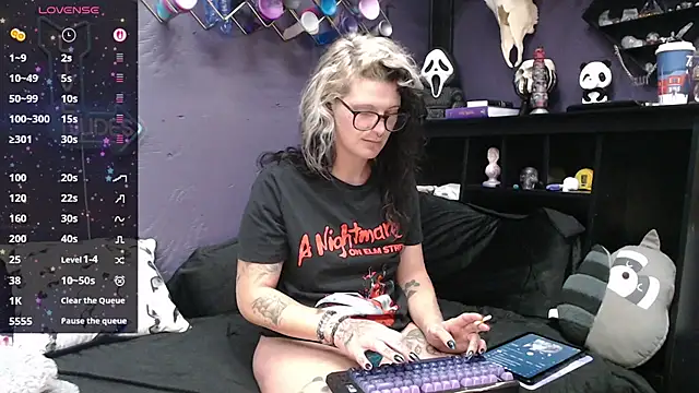 oddywithabody online show from 11-29-25, 06:13