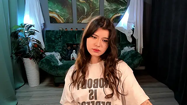 AnoraDark online show from 11-05-25, 06:33