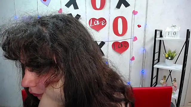 Snapshot of NeonilaLisova chatting on 10-11-25, 05:19 NeonilaLisova online show from 10-11-25, 05:19