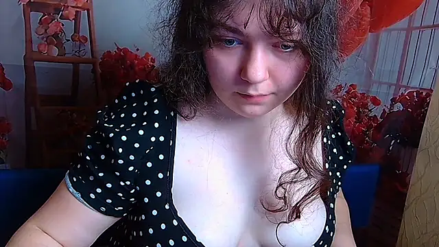 Snapshot of NeonilaLisova chatting on 02-15-26, 07:51 NeonilaLisova online show from 02-15-26, 07:51