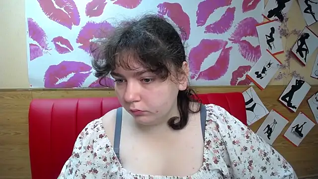 Snapshot of NeonilaLisova chatting on 10-19-25, 05:32 NeonilaLisova online show from 10-19-25, 05:32