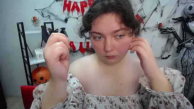 Snapshot of NeonilaLisova chatting on 11-10-25, 12:21 NeonilaLisova online show from 11-10-25, 12:21