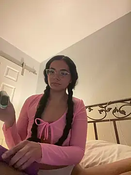 Snapshot of vixxnovalee chatting on 02-06-26, 08:54 vixxnovalee online show from 02-06-26, 08:54