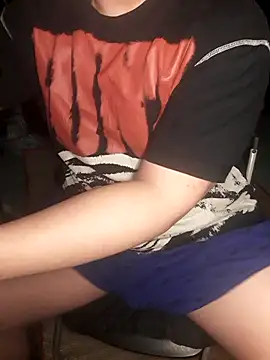 MinhTuan2002 online show from 10-26-25, 12:22