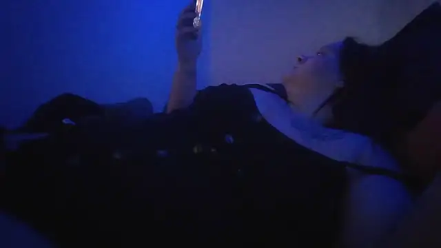 Snapshot of ThickkkMama420 chatting on 12-22-25, 02:11 ThickkkMama420 online show from 12-22-25, 02:11