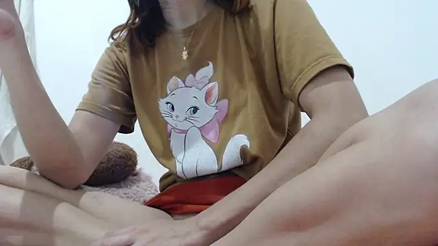 Dolly Peach  online show from 12-15-25, 08:36