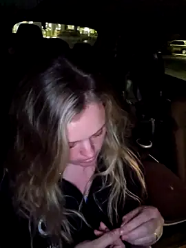 Snapshot of Bridgette03 chatting on 10-28-25, 01:43 Bridgette03 online show from 10-28-25, 01:43