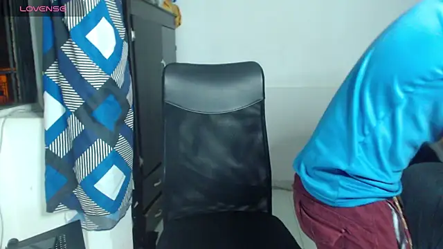 JhoanVelezModel online show from 10-04-25, 05:20
