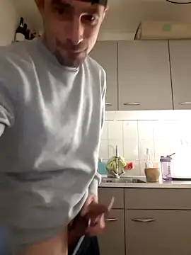 kompiee online show from 02-02-26, 02:54