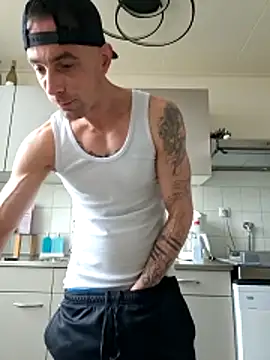 kompiee online show from 02-04-26, 10:54