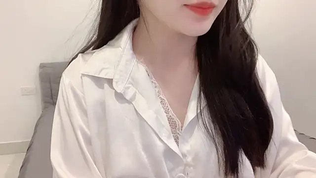 Snapshot of ___Lily___ chatting on 06-17-26, 04:28 Lily online show from 06-17-26, 04:28