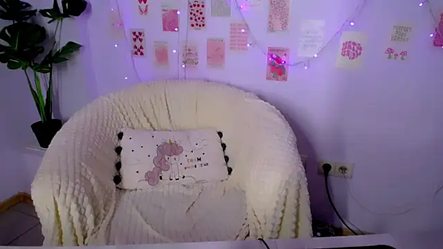 Snapshot of BagiraBella chatting on 11-01-25, 09:25 BagiraBella online show from 11-01-25, 09:25