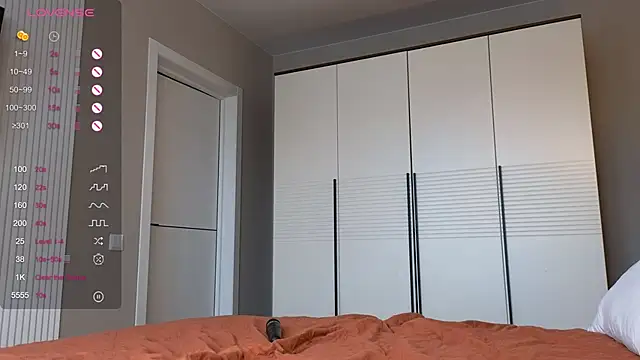 brightrays    online show from 03-08-26, 02:37