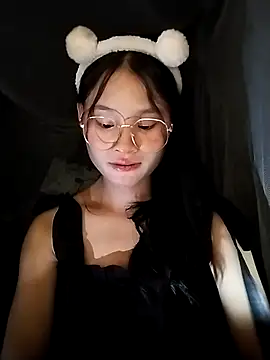 Snapshot of saronla_03 chatting on 09-18-25, 02:31 saronla 03 online show from 09-18-25, 02:31