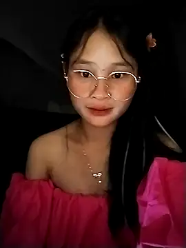 Snapshot of saronla_03 chatting on 09-21-25, 04:01 saronla 03 online show from 09-21-25, 04:01