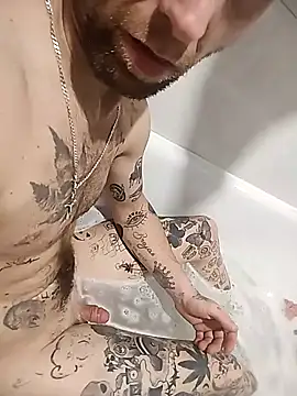 SmallButCrazy online show from 04-05-26, 08:59