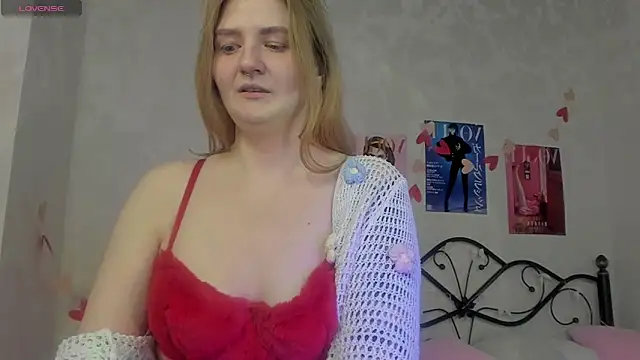 Snapshot of Ruby_Al1en chatting on 02-19-26, 01:24 Ruby Al1en online show from 02-19-26, 01:24