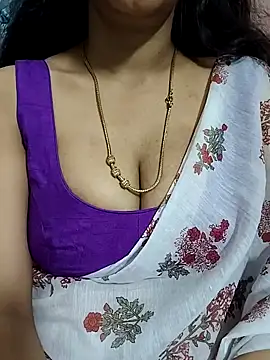 Snapshot of Thamilmegalai chatting on 09-17-25, 06:54 Thamilmegalai online show from 09-17-25, 06:54