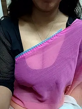 Snapshot of Thamilmegalai chatting on 09-08-25, 07:13 Thamilmegalai online show from 09-08-25, 07:13