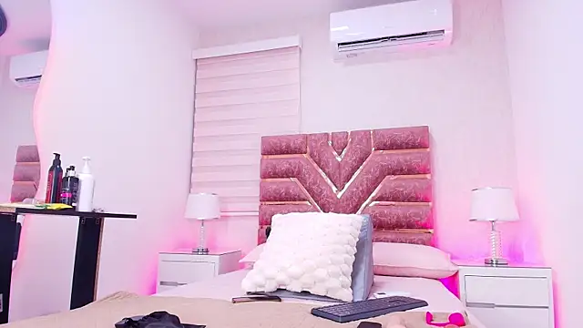 emma madi online show from 12-22-25, 11:54