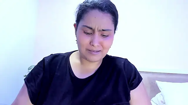 BellaNixs online show from 09-29-25, 03:24