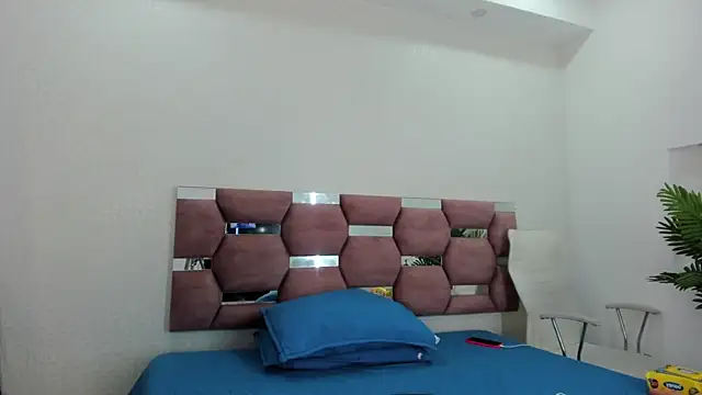 Snapshot of MelannyCollins__ chatting on 01-08-26, 10:16 MelannyCollins online show from 01-08-26, 10:16