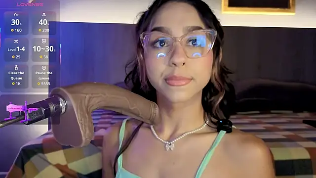 RACHELRUIZ online show from 04-08-26, 10:44